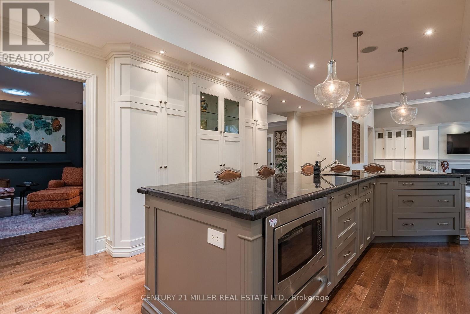 272 Maple Grove Drive, Oakville (Mo Morrison), Ontario  L6J 4V5 - Photo 9 - W12212875