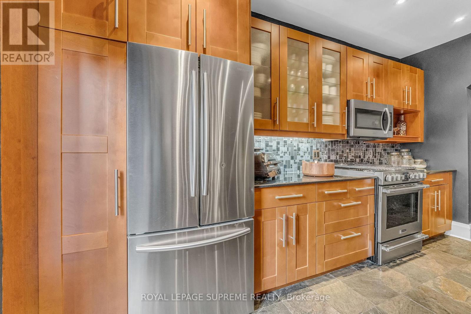 111 Blackthorn Avenue, Toronto (Weston-Pellam Park), Ontario  M6N 3H4 - Photo 14 - W12212879
