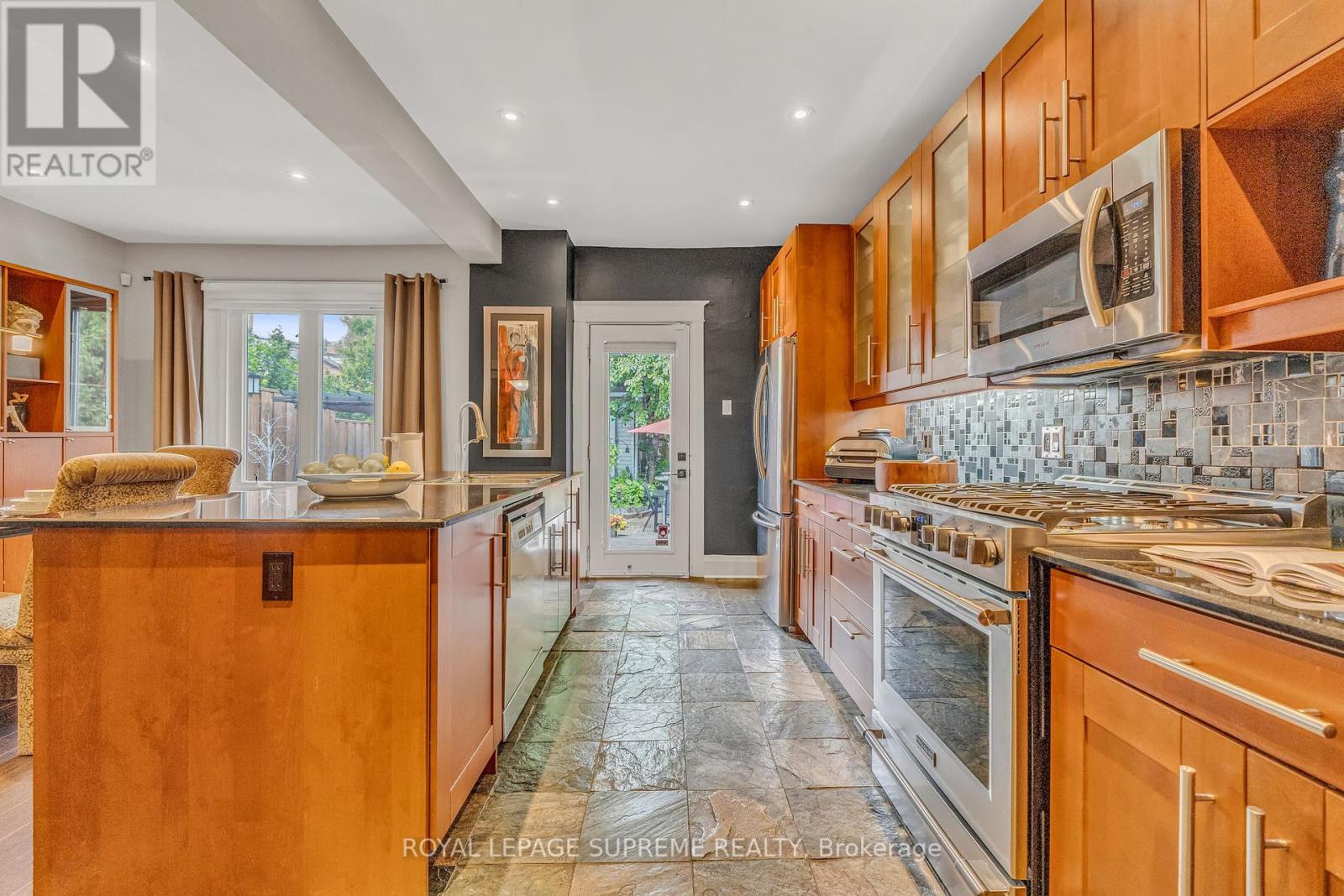 111 Blackthorn Avenue, Toronto (Weston-Pellam Park), Ontario  M6N 3H4 - Photo 17 - W12212879