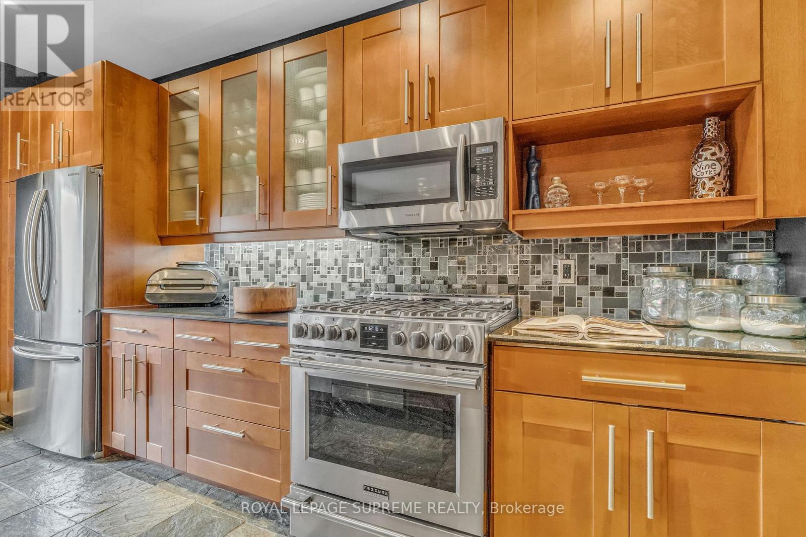 111 Blackthorn Avenue, Toronto (Weston-Pellam Park), Ontario  M6N 3H4 - Photo 18 - W12212879