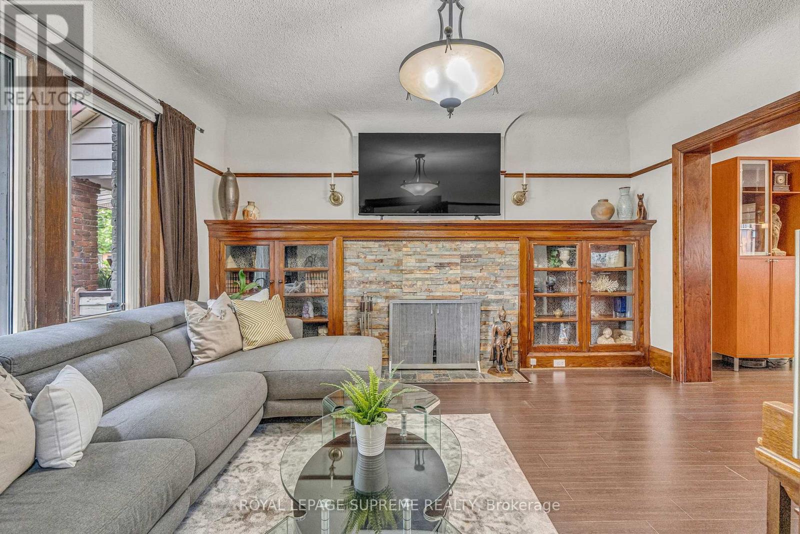 111 Blackthorn Avenue, Toronto (Weston-Pellam Park), Ontario  M6N 3H4 - Photo 8 - W12212879