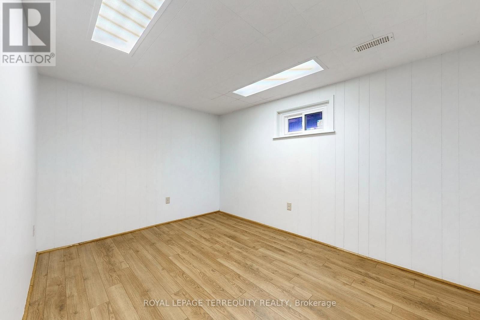 8 Cromer Place, Toronto (Willowridge-Martingrove-Richview), Ontario  M9R 2E1 - Photo 28 - W12212884