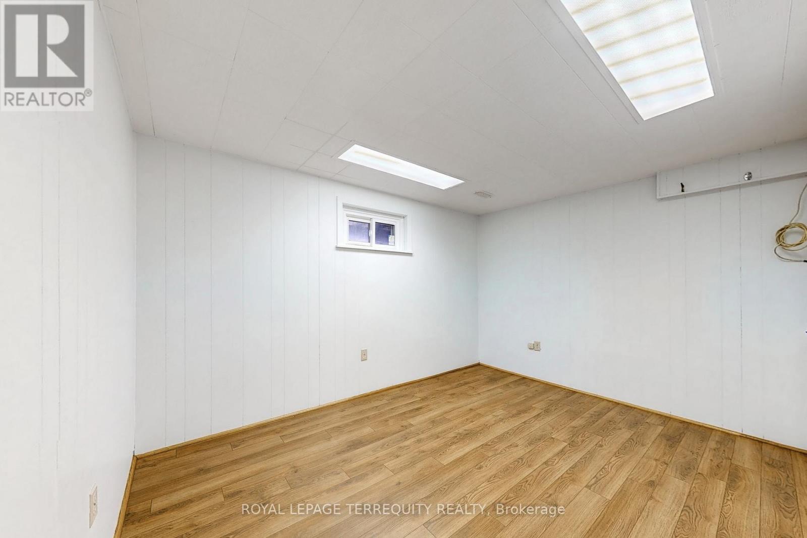 8 Cromer Place, Toronto (Willowridge-Martingrove-Richview), Ontario  M9R 2E1 - Photo 29 - W12212884