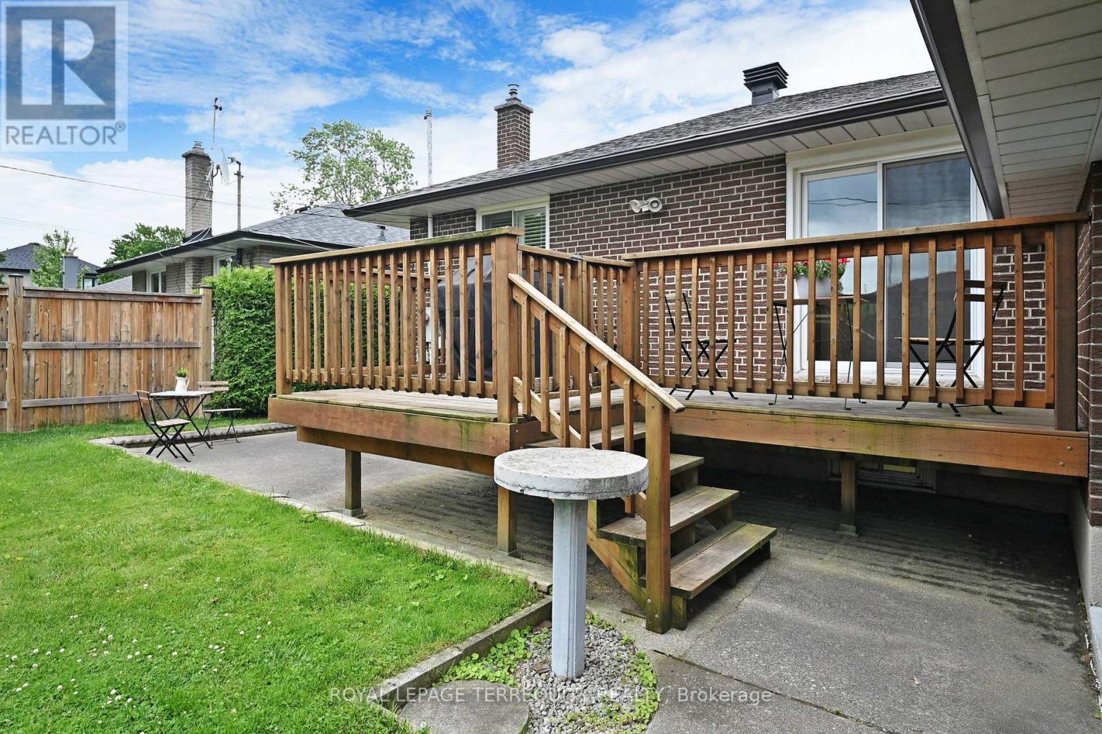 8 Cromer Place, Toronto (Willowridge-Martingrove-Richview), Ontario  M9R 2E1 - Photo 34 - W12212884