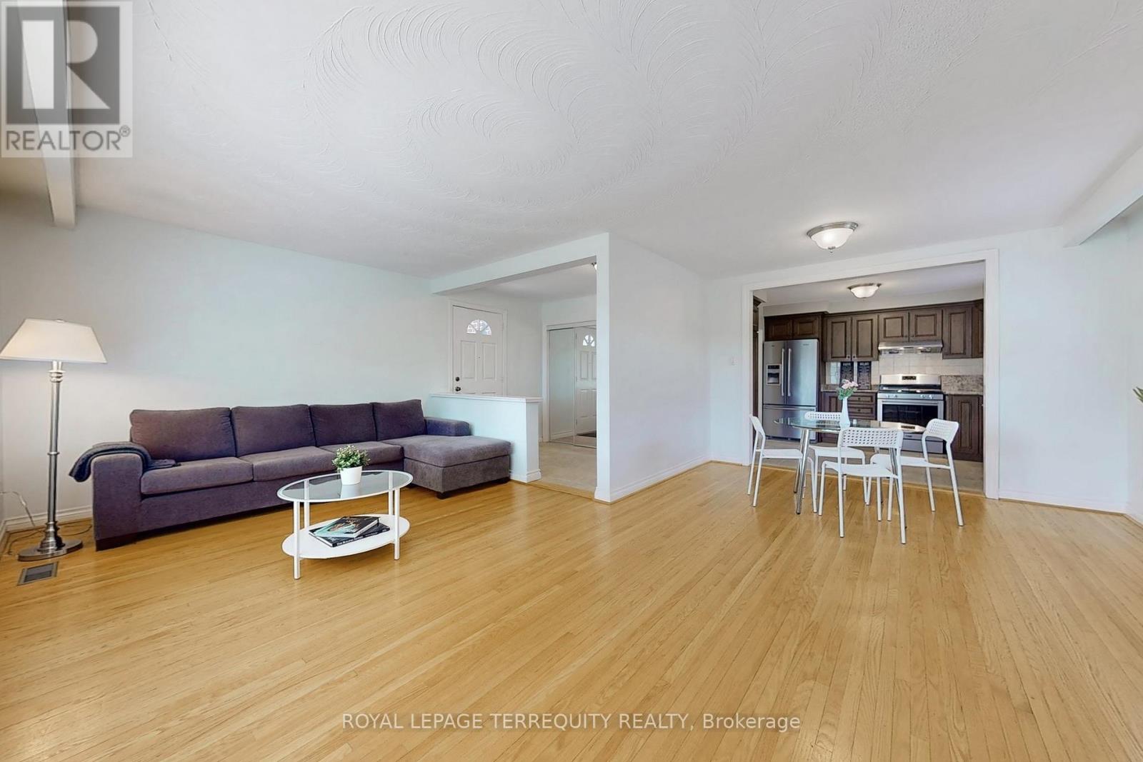 8 Cromer Place, Toronto (Willowridge-Martingrove-Richview), Ontario  M9R 2E1 - Photo 7 - W12212884