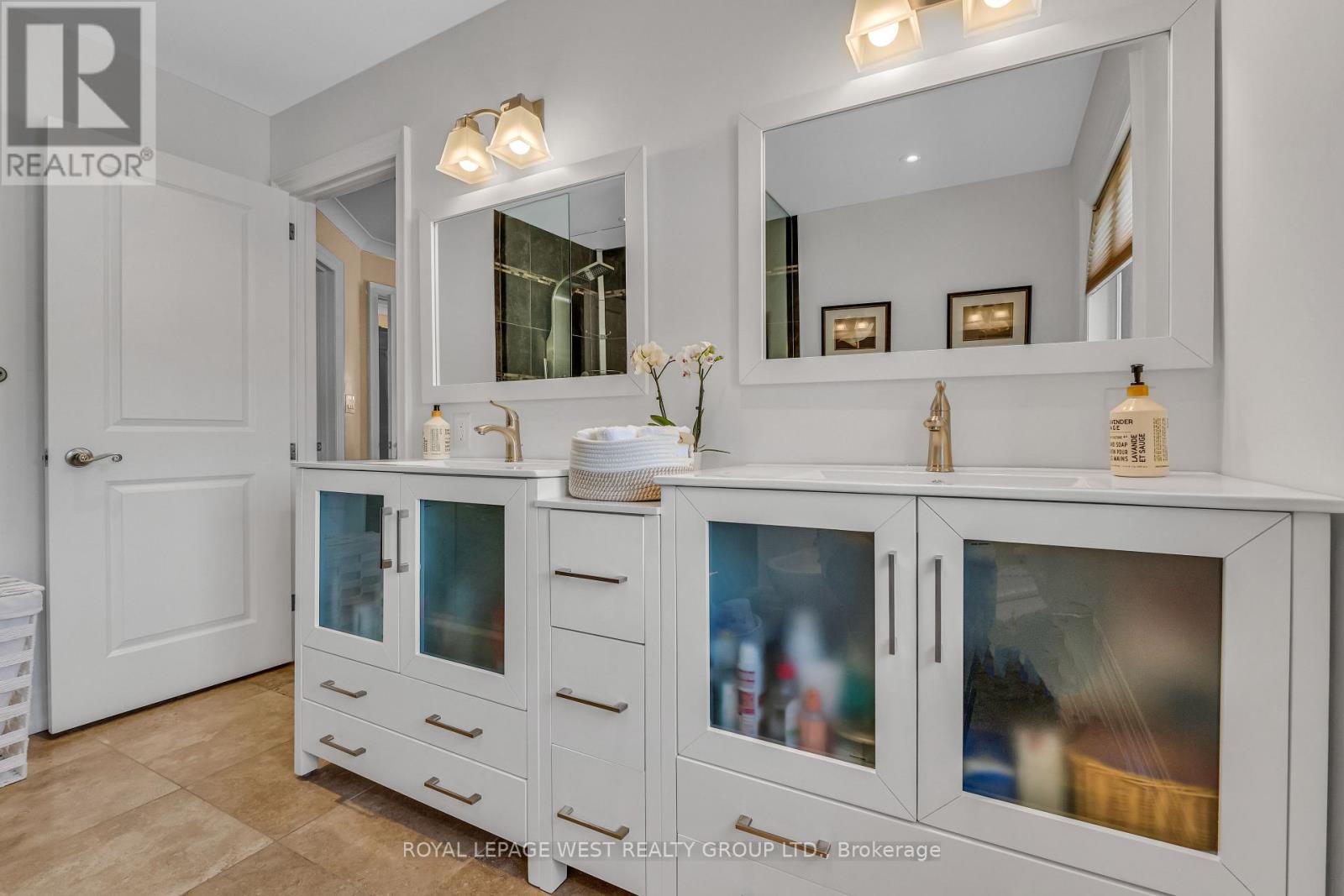 1321 Canford Crescent, Mississauga, Ontario  L5J 3M9 - Photo 19 - W12212892