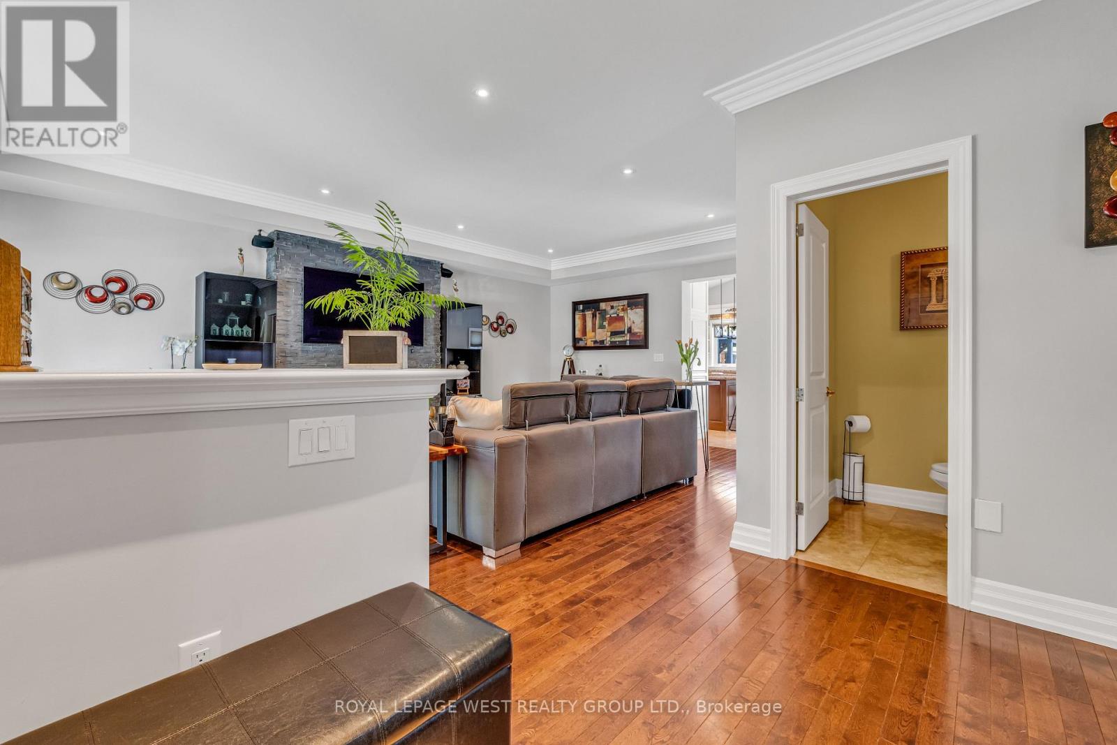 1321 Canford Crescent, Mississauga, Ontario  L5J 3M9 - Photo 2 - W12212892