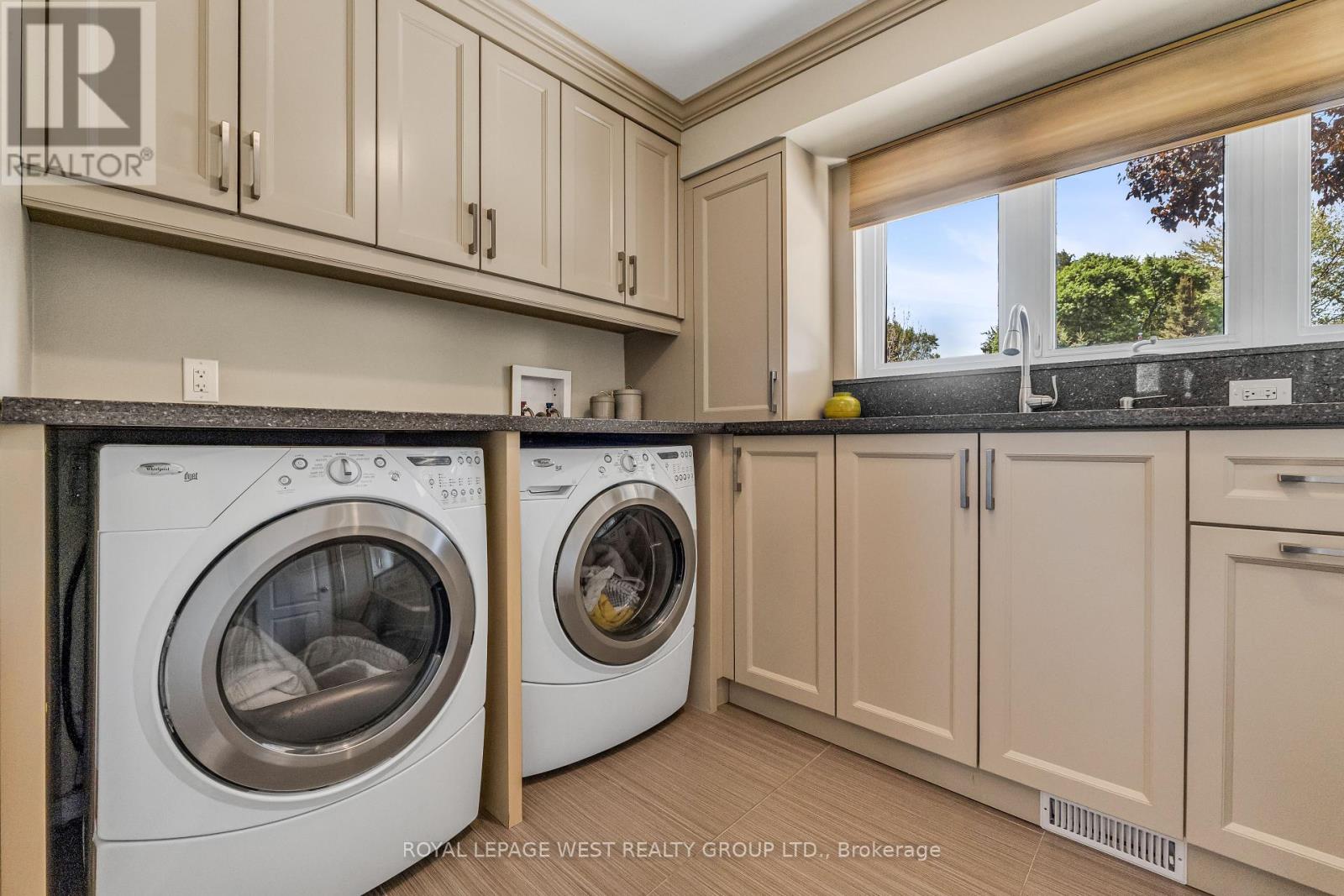 1321 Canford Crescent, Mississauga, Ontario  L5J 3M9 - Photo 24 - W12212892