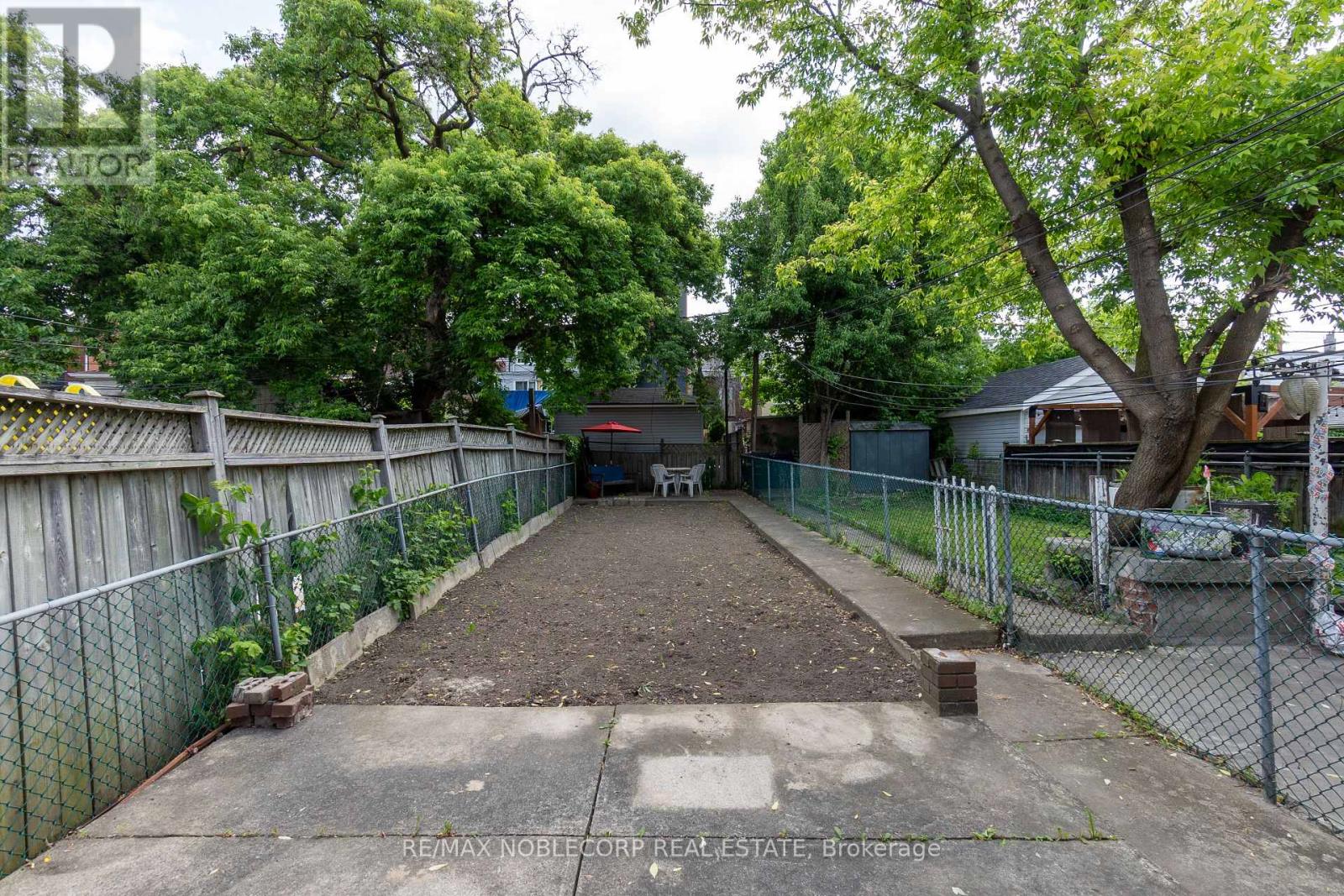 259 Silverthorn Avenue, Toronto, Ontario  M6N 3K2 - Photo 19 - W12212916