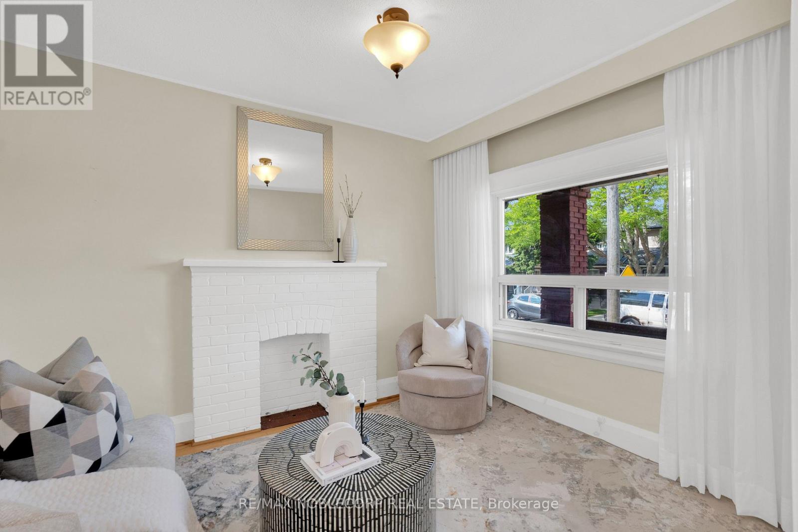 259 Silverthorn Avenue, Toronto, Ontario  M6N 3K2 - Photo 4 - W12212916