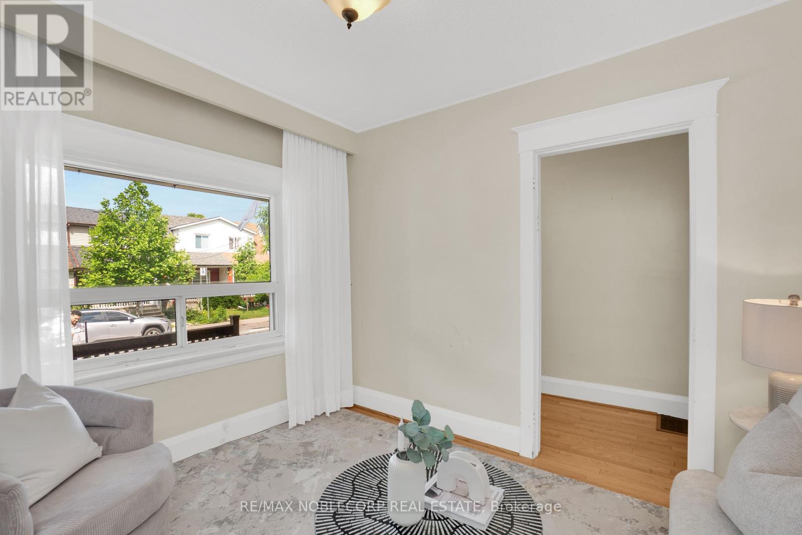 259 Silverthorn Avenue, Toronto, Ontario  M6N 3K2 - Photo 5 - W12212916