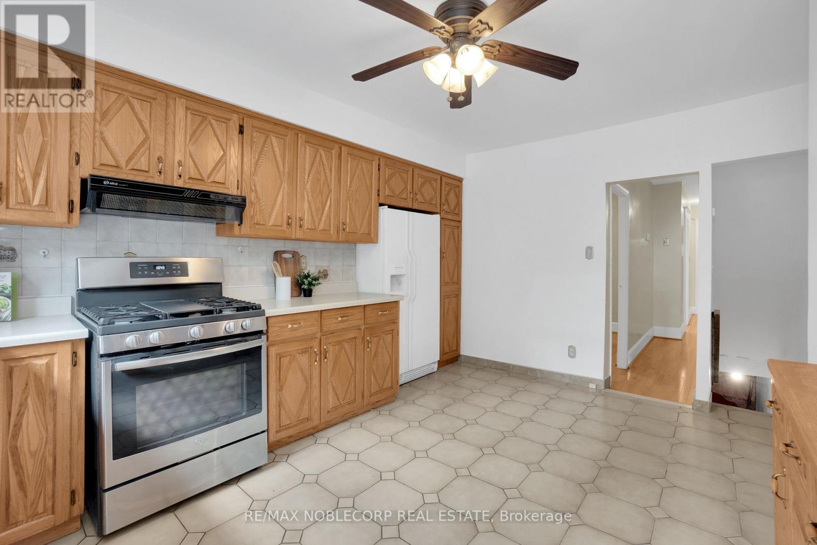 259 Silverthorn Avenue, Toronto, Ontario  M6N 3K2 - Photo 8 - W12212916
