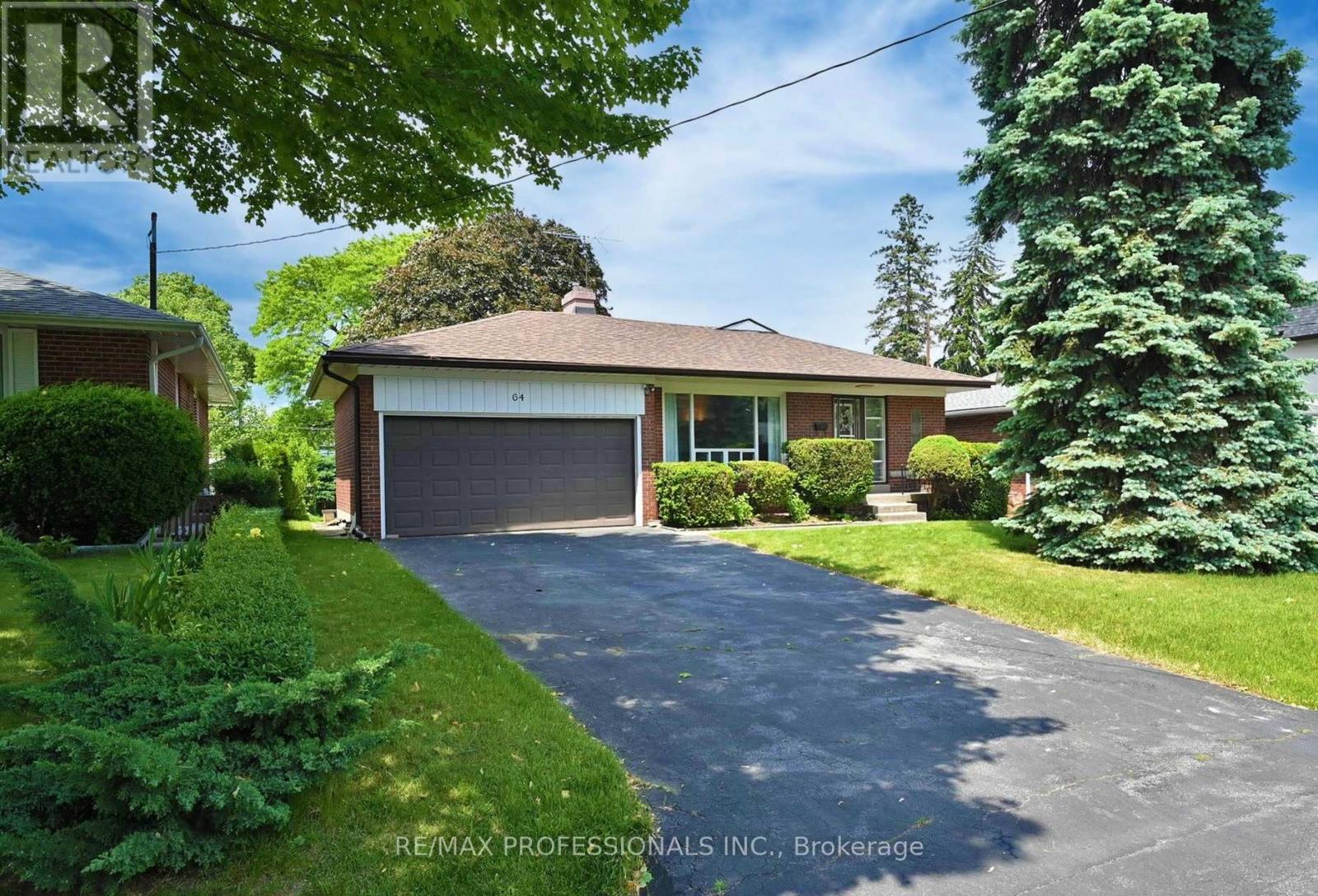64 SAYBROOK AVENUE, Toronto, Ontario