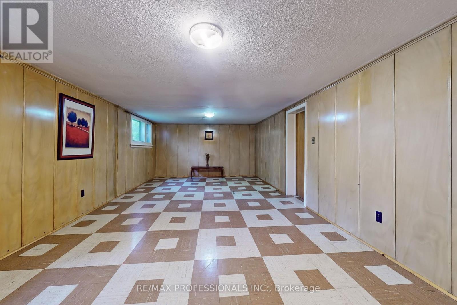 64 Saybrook Avenue, Toronto (Stonegate-Queensway), Ontario  M8Z 2V7 - Photo 21 - W12212924
