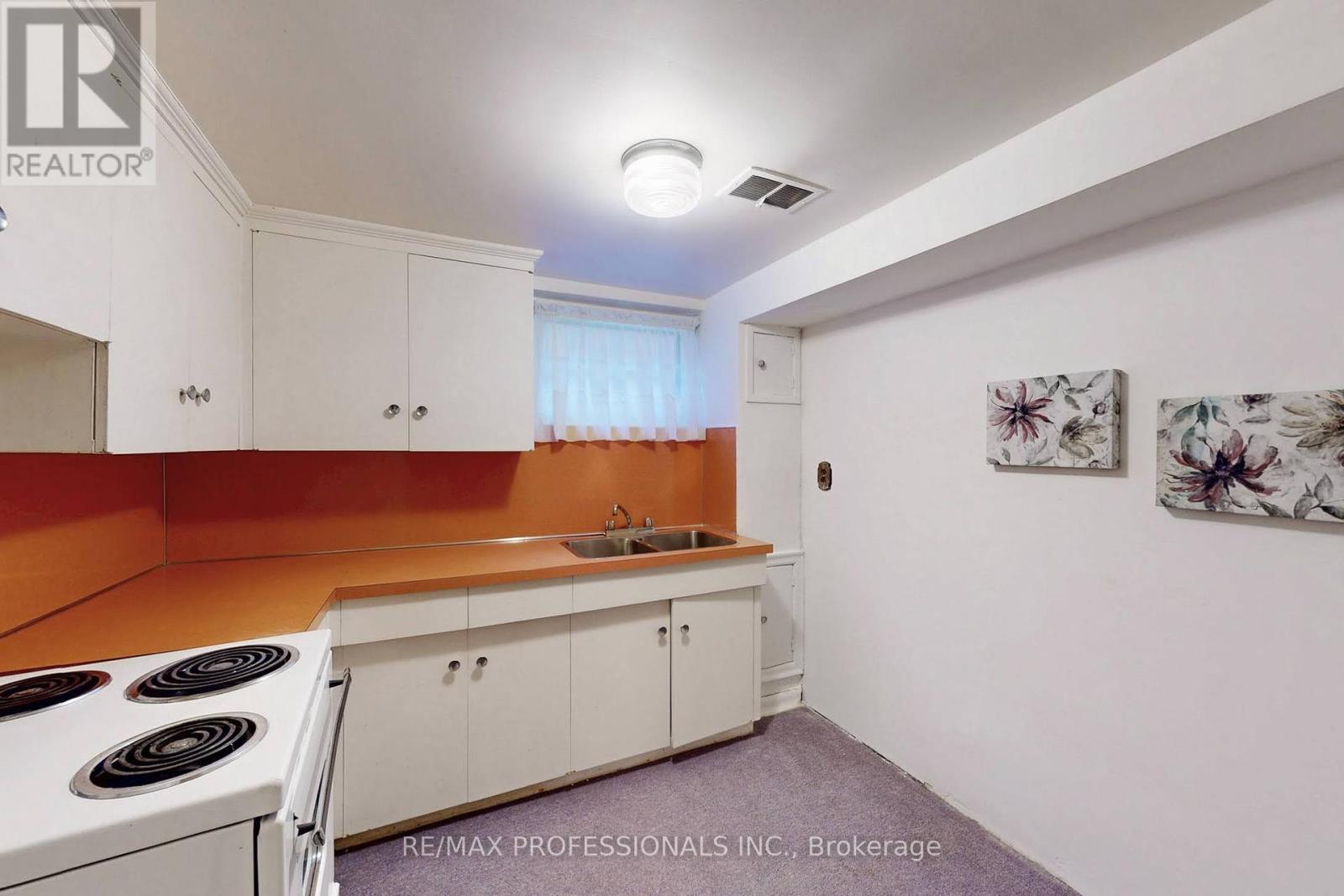 64 Saybrook Avenue, Toronto (Stonegate-Queensway), Ontario  M8Z 2V7 - Photo 23 - W12212924