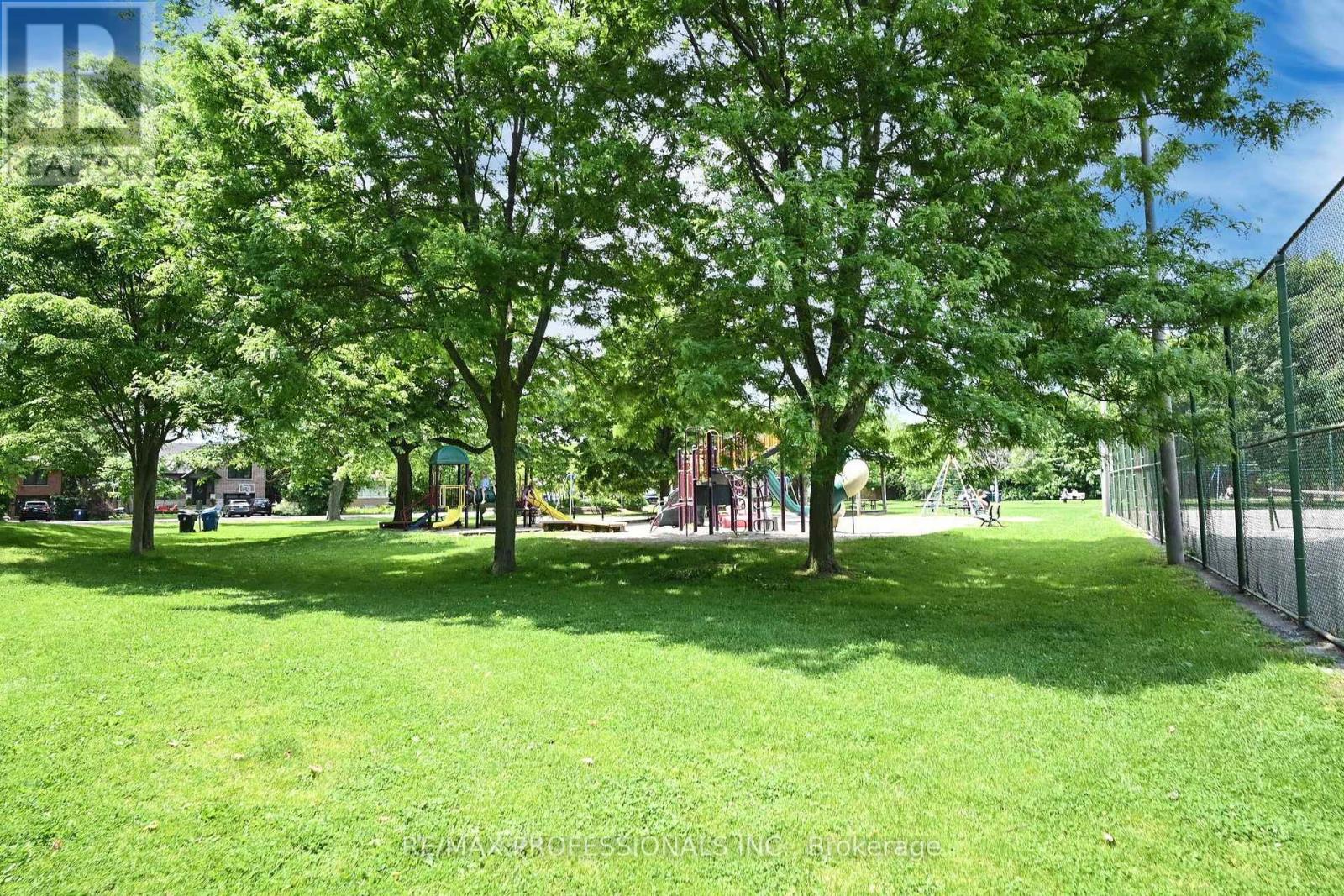 64 Saybrook Avenue, Toronto (Stonegate-Queensway), Ontario  M8Z 2V7 - Photo 37 - W12212924