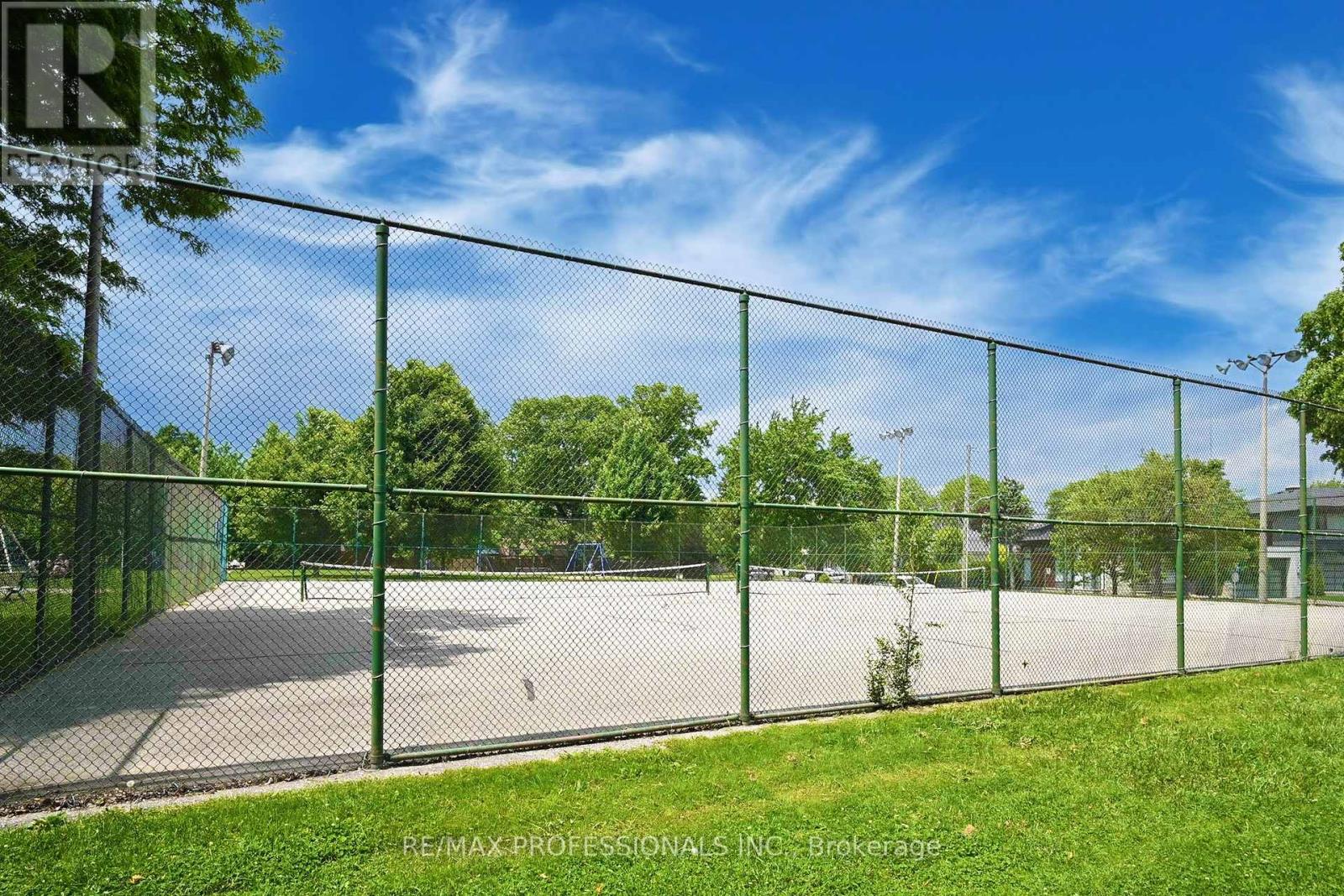 64 Saybrook Avenue, Toronto (Stonegate-Queensway), Ontario  M8Z 2V7 - Photo 39 - W12212924