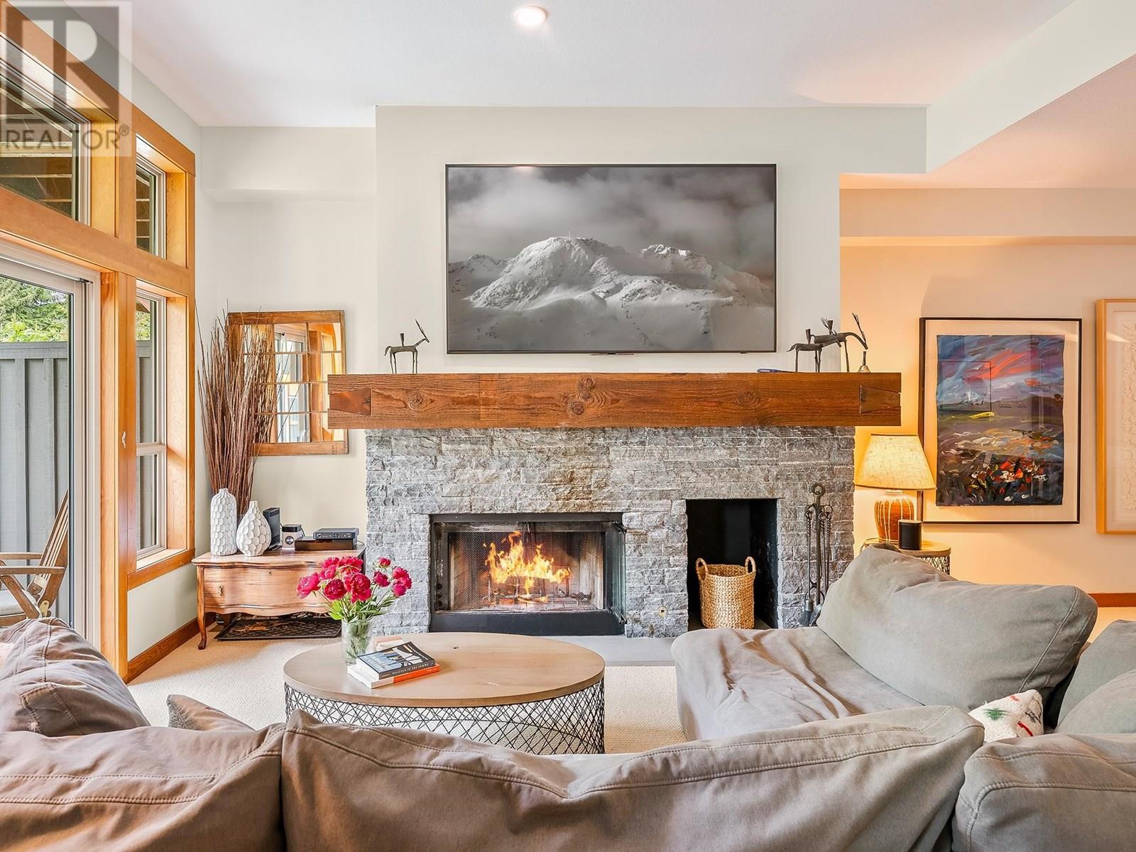 6 4668 Blackcomb Way, Whistler, British Columbia  V8E 0Z2 - Photo 4 - R2933021