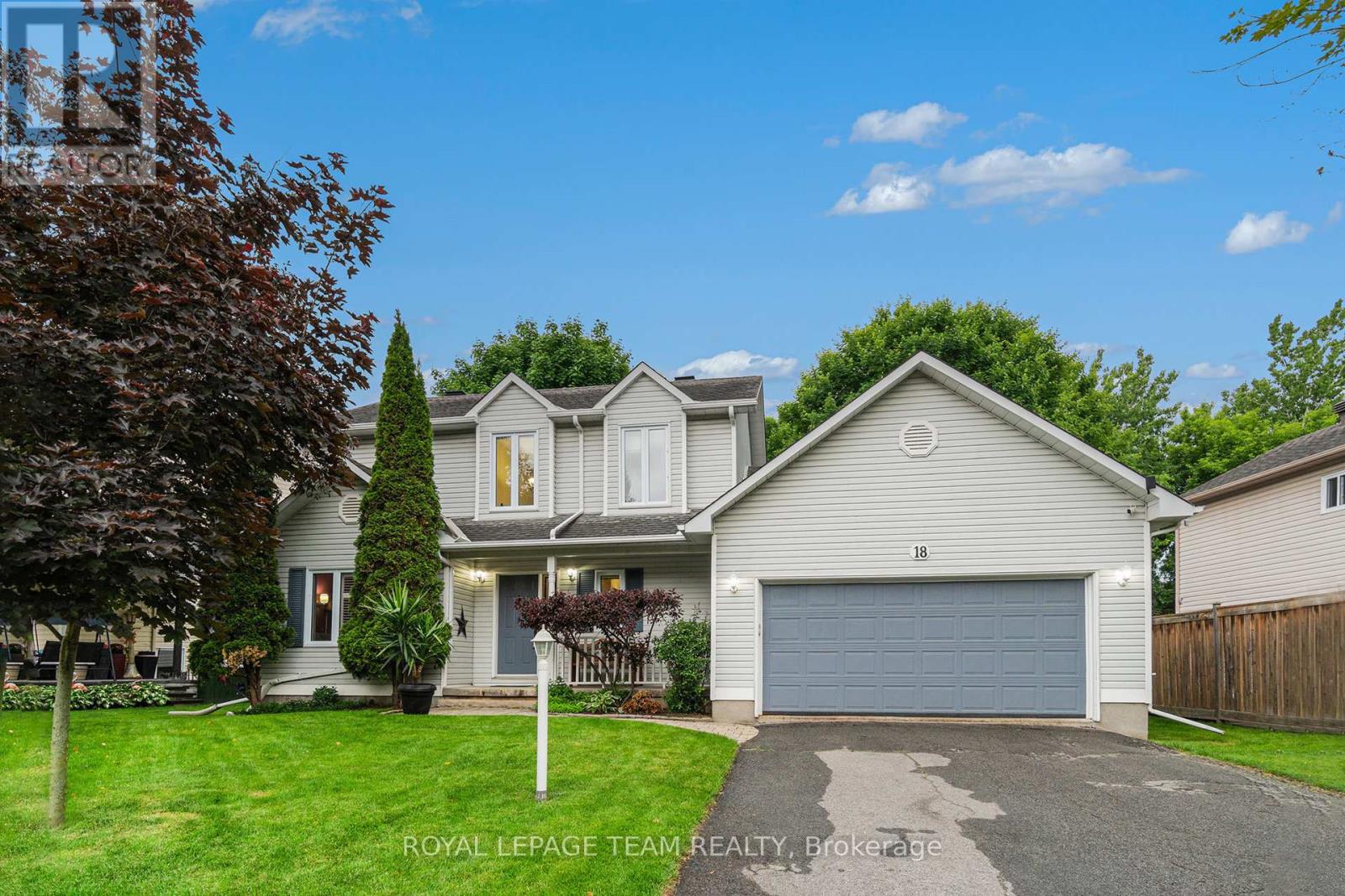 18 QUEENSTON DRIVE, Ottawa, Ontario