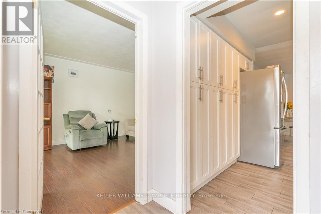 574 Upper Sherman Avenue, Hamilton (Eastmount), Ontario  L8V 3M1 - Photo 7 - X12212790