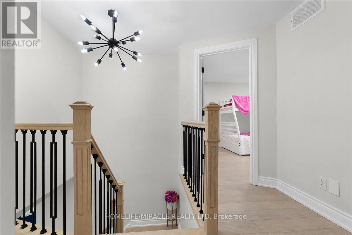 57 Springmount Drive, Kitchener, Ontario  N2A 3V2 - Photo 18 - X12212832