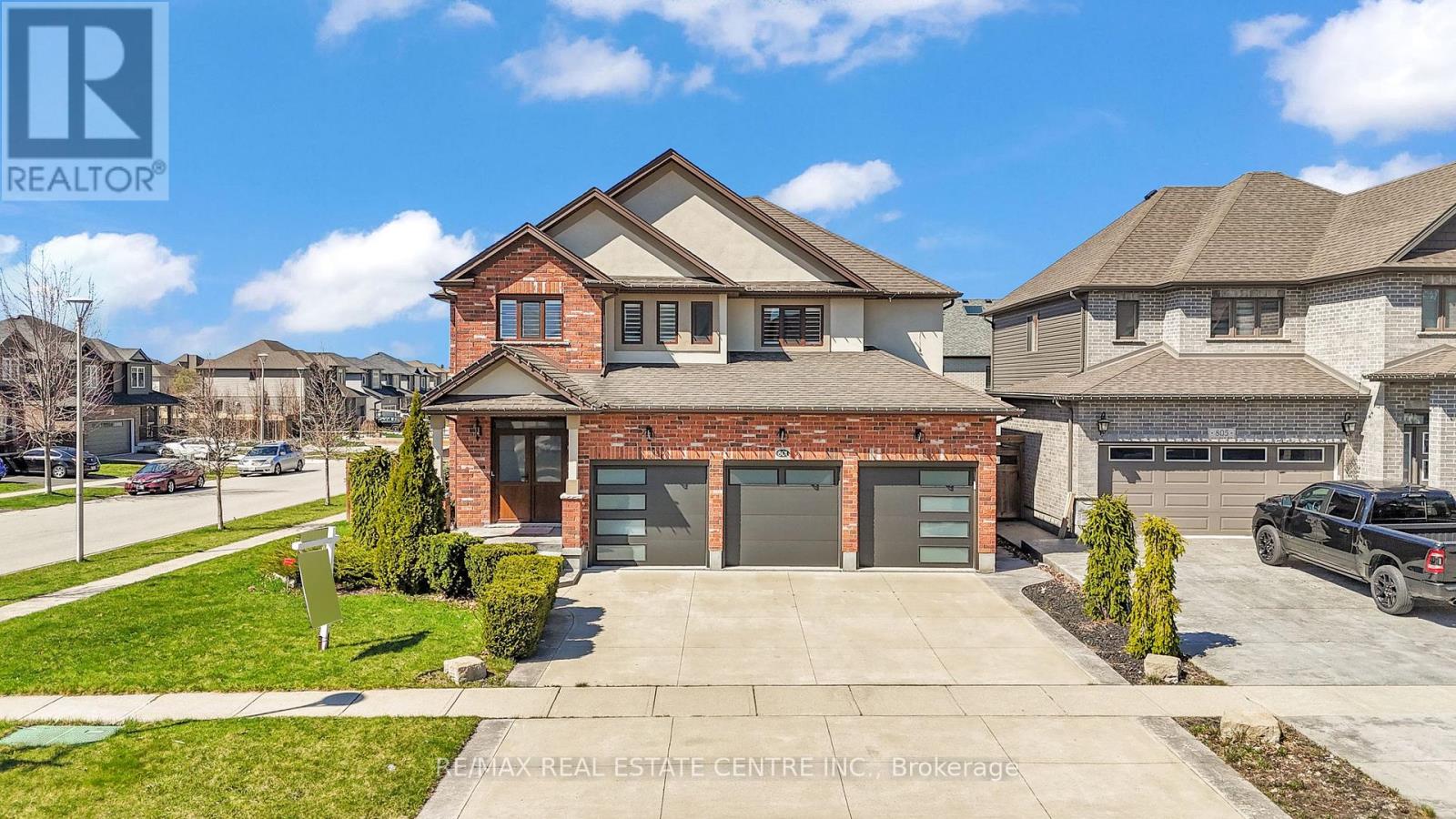 801 Halifax Road, Woodstock (Woodstock - North), Ontario  N4T 0C6 - Photo 2 - X12212845