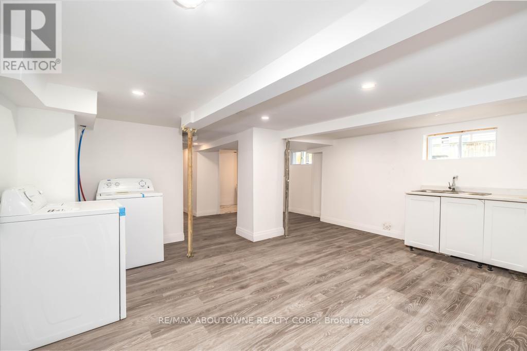 126 Harmony Avenue, Hamilton (Homeside), Ontario  L8H 4Y3 - Photo 16 - X12212858