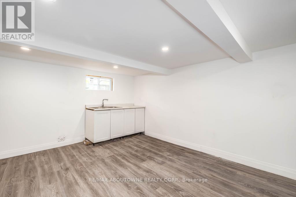 126 Harmony Avenue, Hamilton (Homeside), Ontario  L8H 4Y3 - Photo 17 - X12212858
