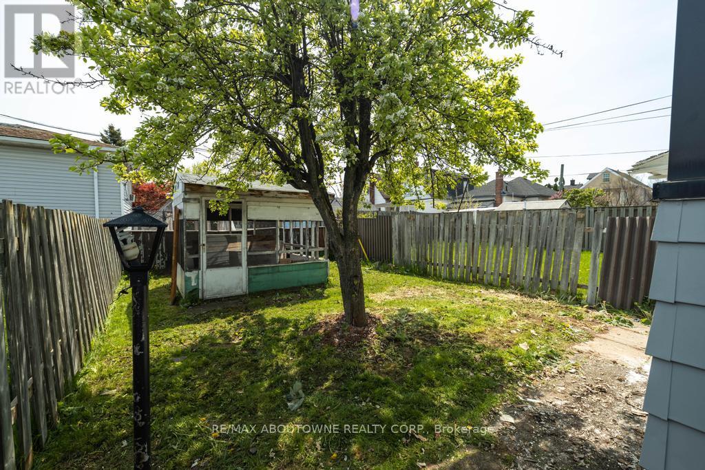 126 Harmony Avenue, Hamilton (Homeside), Ontario  L8H 4Y3 - Photo 25 - X12212858
