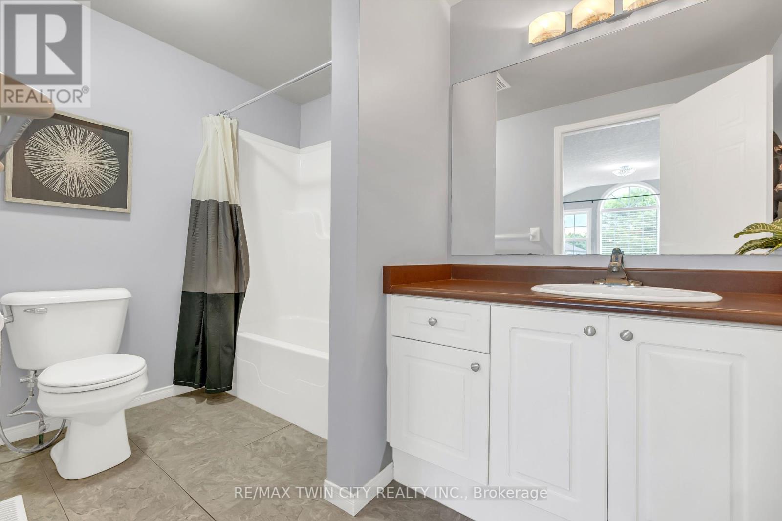 556 Dansbury Drive, Waterloo, Ontario  N2K 4E2 - Photo 18 - X12212867