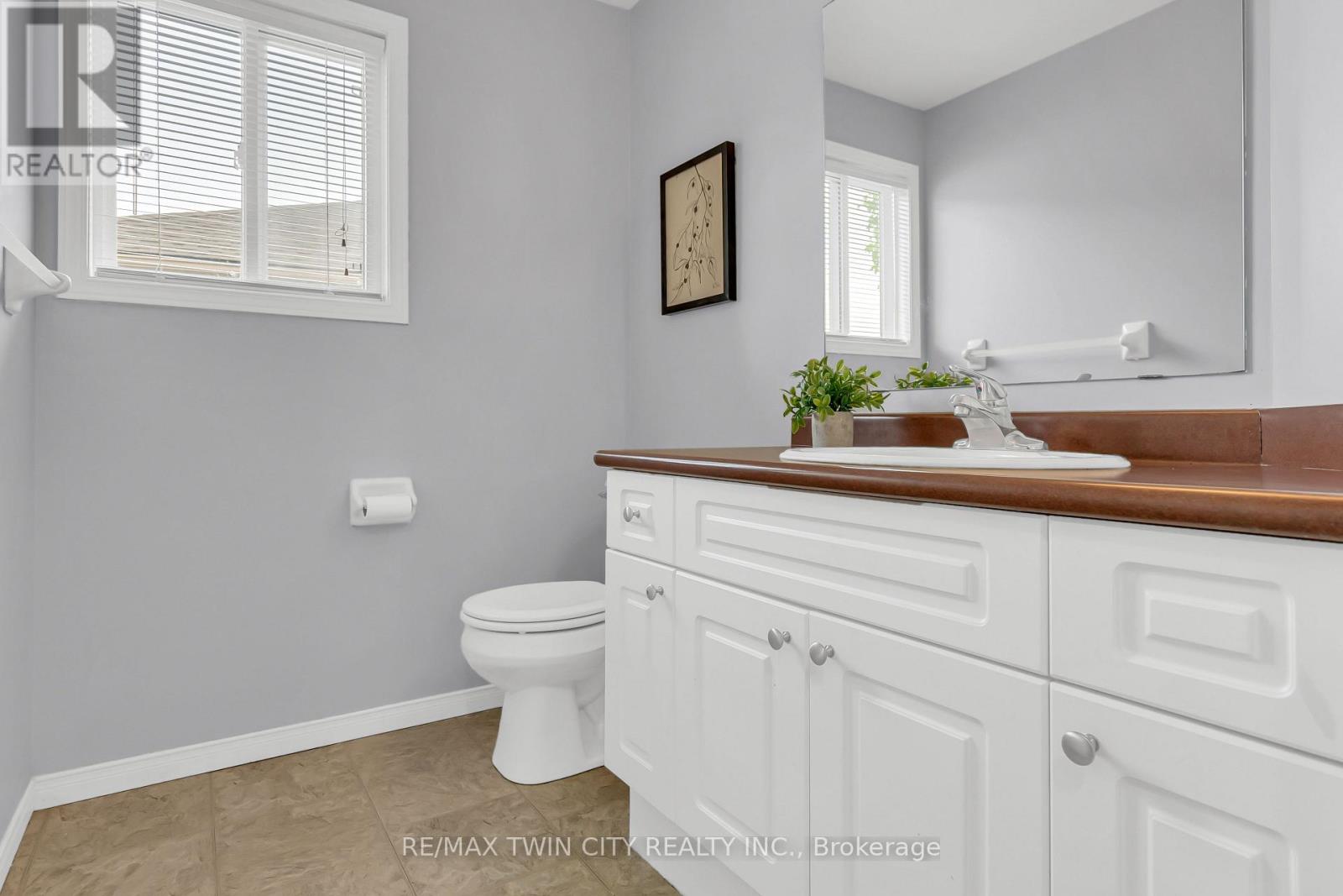556 Dansbury Drive, Waterloo, Ontario  N2K 4E2 - Photo 22 - X12212867