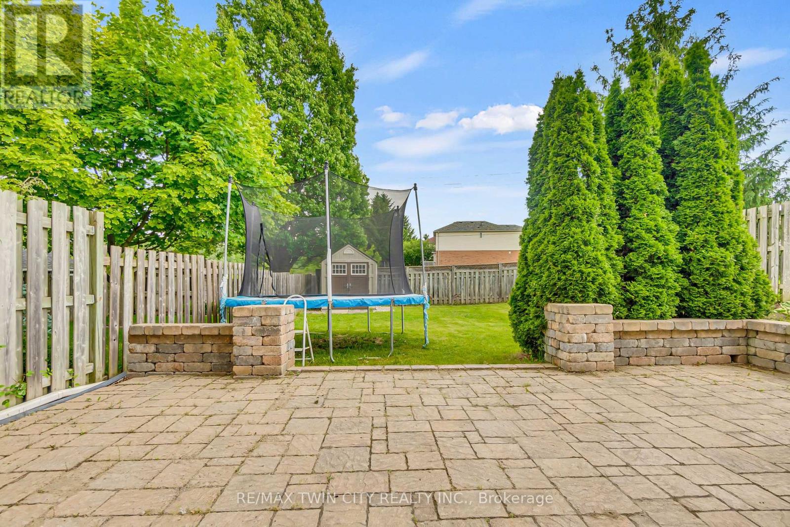 556 Dansbury Drive, Waterloo, Ontario  N2K 4E2 - Photo 28 - X12212867