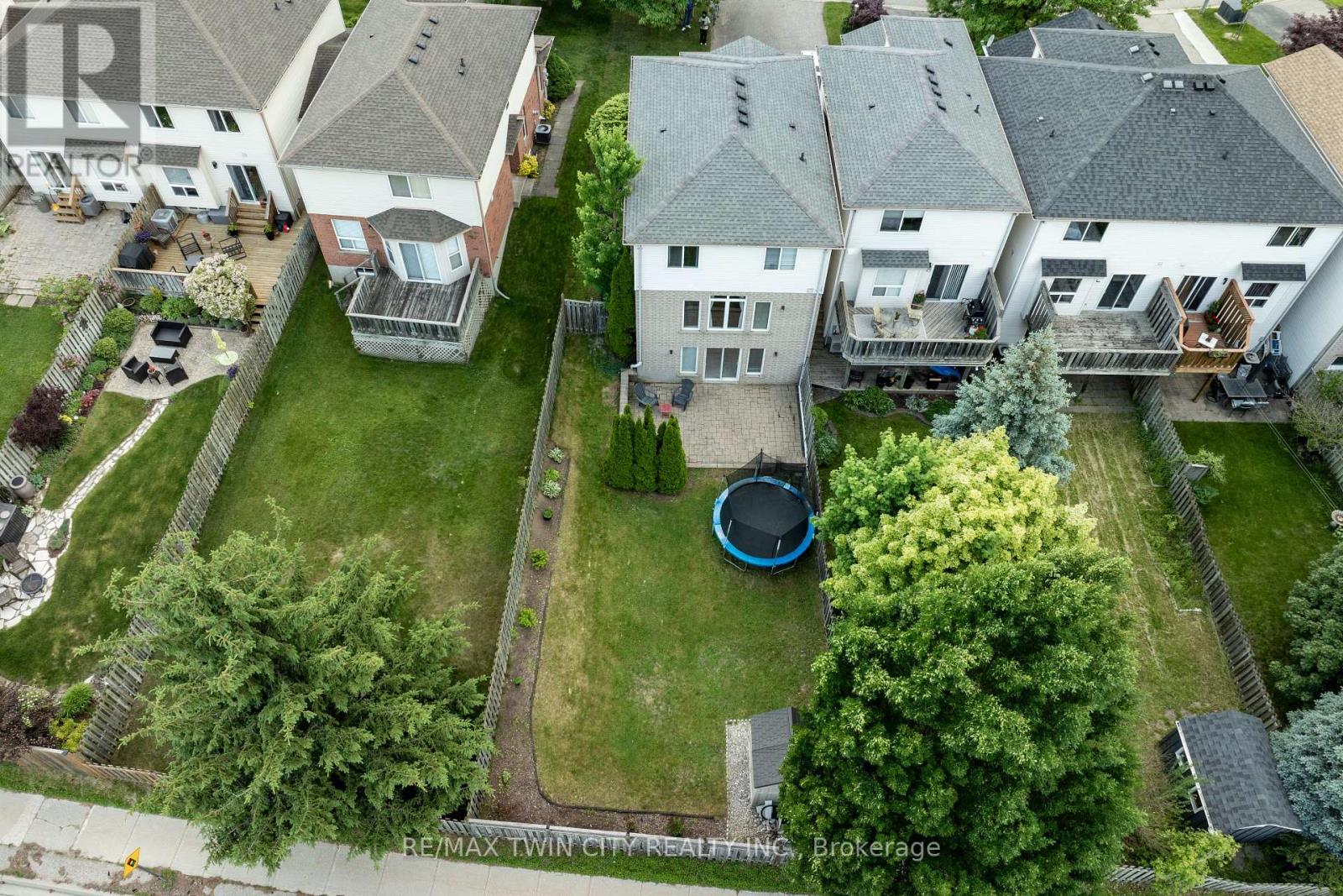 556 Dansbury Drive, Waterloo, Ontario  N2K 4E2 - Photo 32 - X12212867