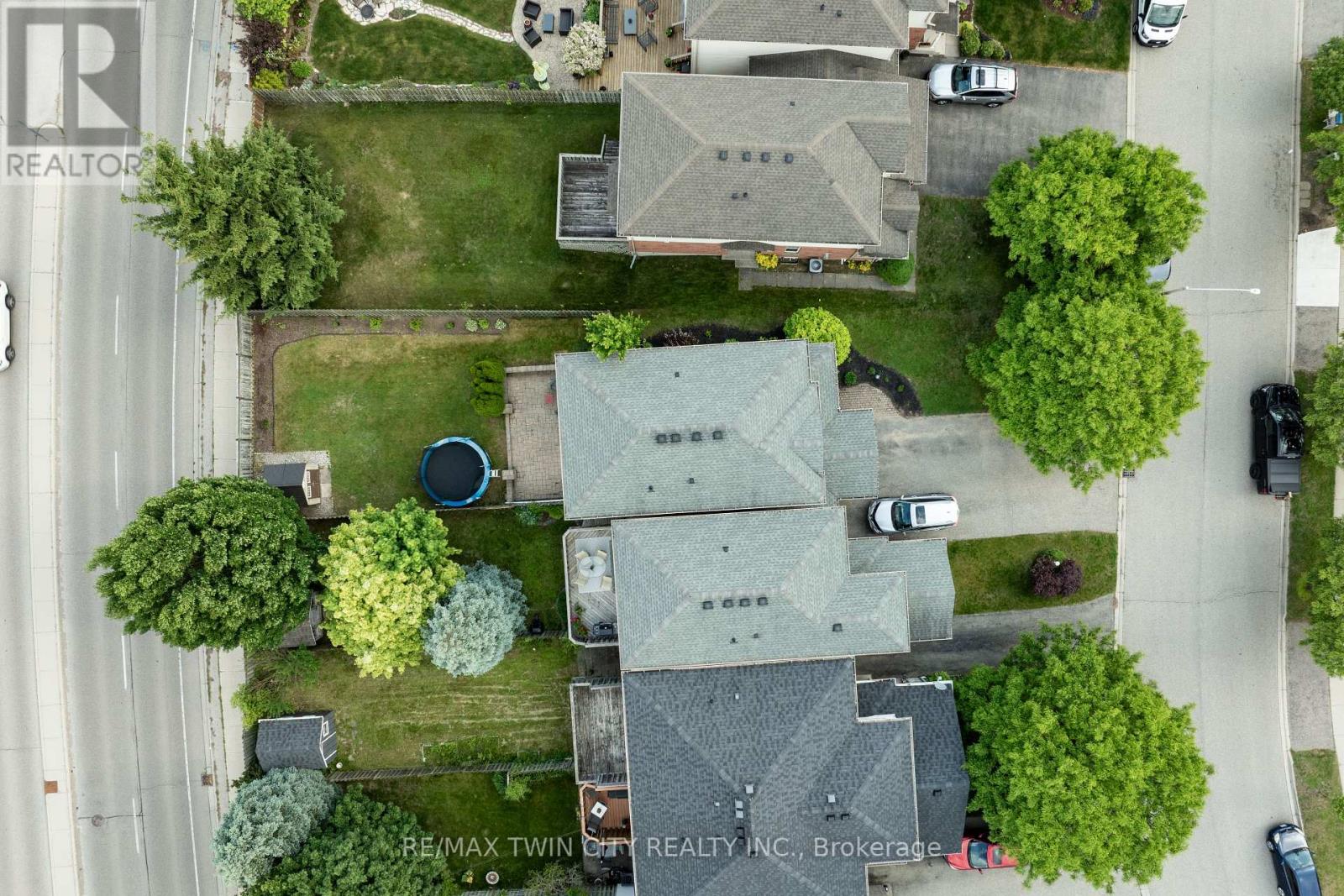 556 Dansbury Drive, Waterloo, Ontario  N2K 4E2 - Photo 33 - X12212867