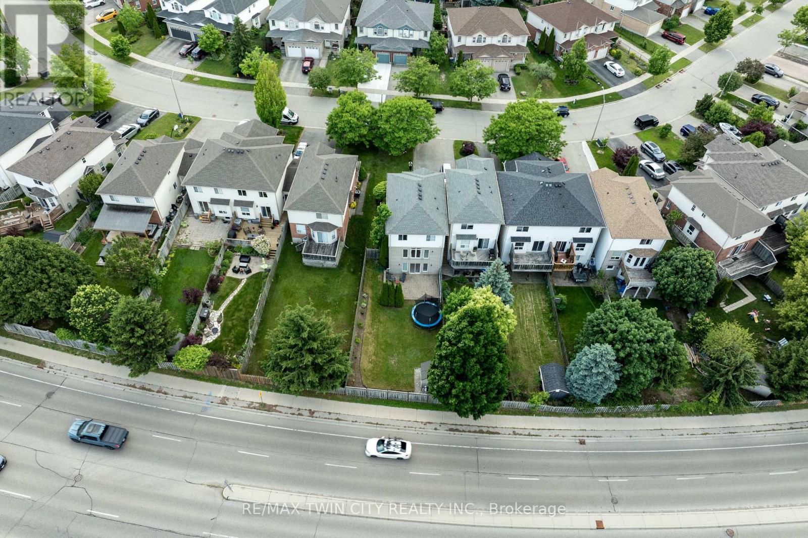 556 Dansbury Drive, Waterloo, Ontario  N2K 4E2 - Photo 35 - X12212867