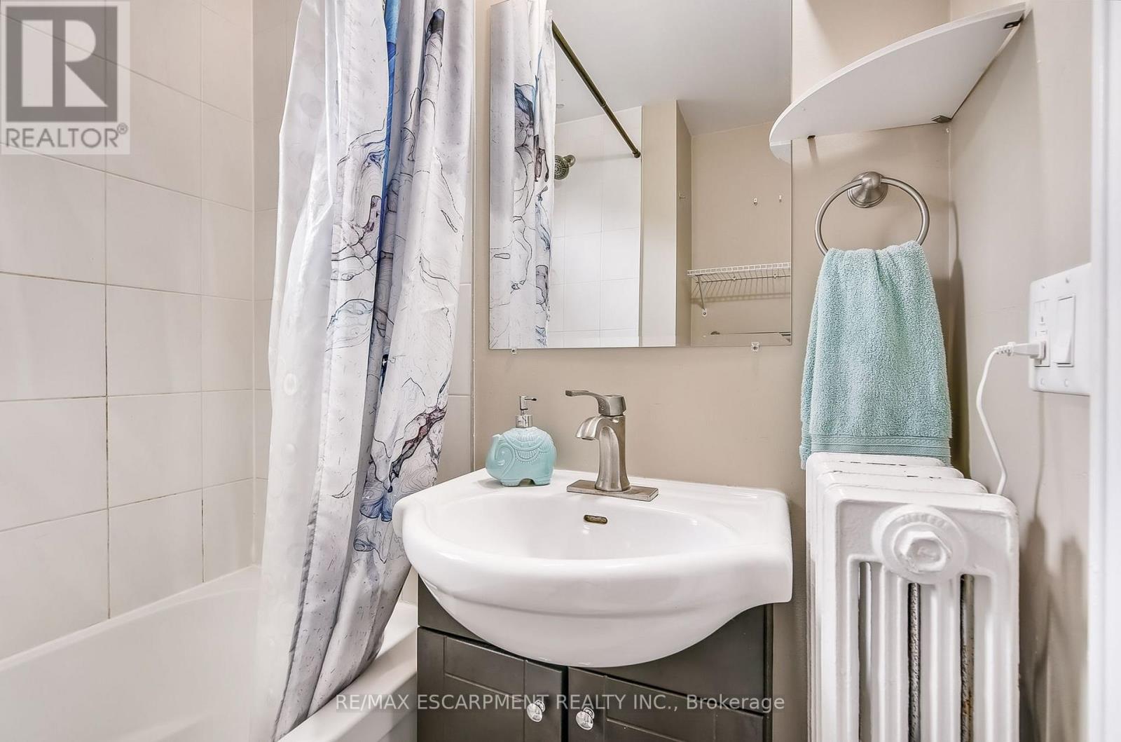 14 - 25 Mountwood Drive, Hamilton (Durand), Ontario  L8N 2G8 - Photo 26 - X12212887