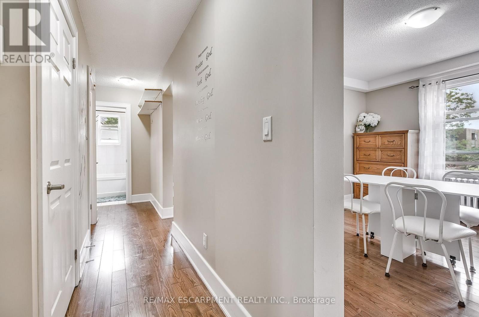 14 - 25 Mountwood Drive, Hamilton (Durand), Ontario  L8N 2G8 - Photo 6 - X12212887