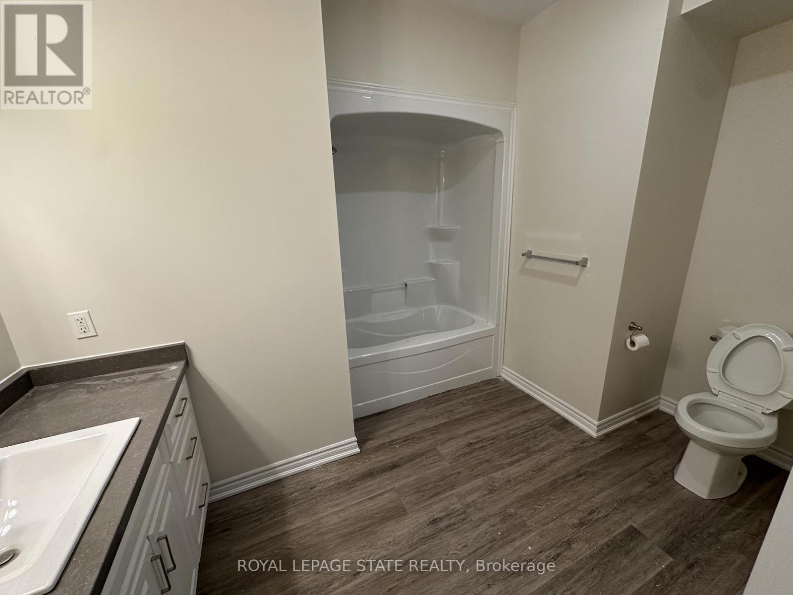 248 Port Colborne Drive, Port Colborne (Main Street), Ontario  L3B 3M9 - Photo 11 - X12212908