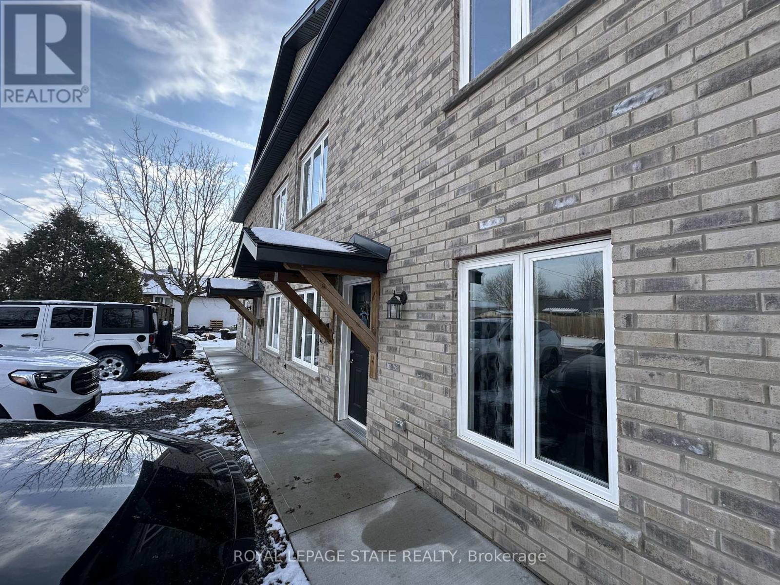 248 Port Colborne Drive, Port Colborne (Main Street), Ontario  L3B 3M9 - Photo 2 - X12212908