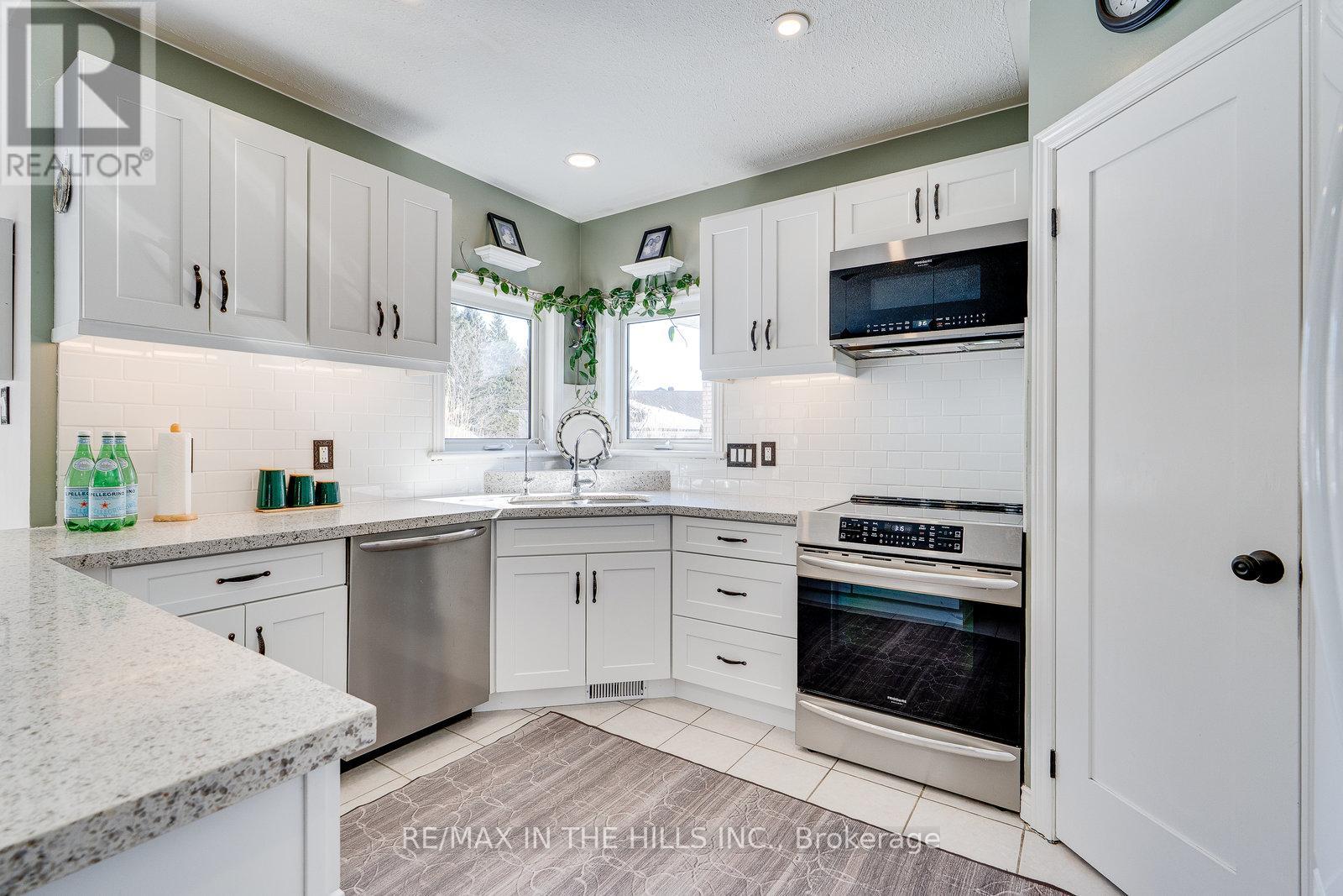 609 Simon Street, Shelburne, Ontario  L9V 3P6 - Photo 14 - X12212910