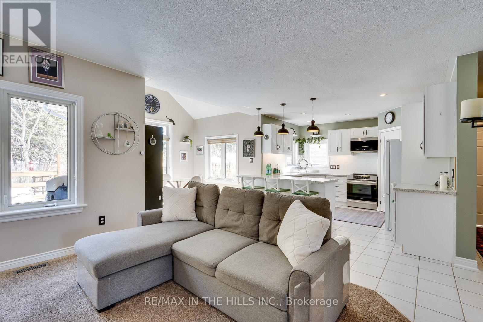 609 Simon Street, Shelburne, Ontario  L9V 3P6 - Photo 7 - X12212910