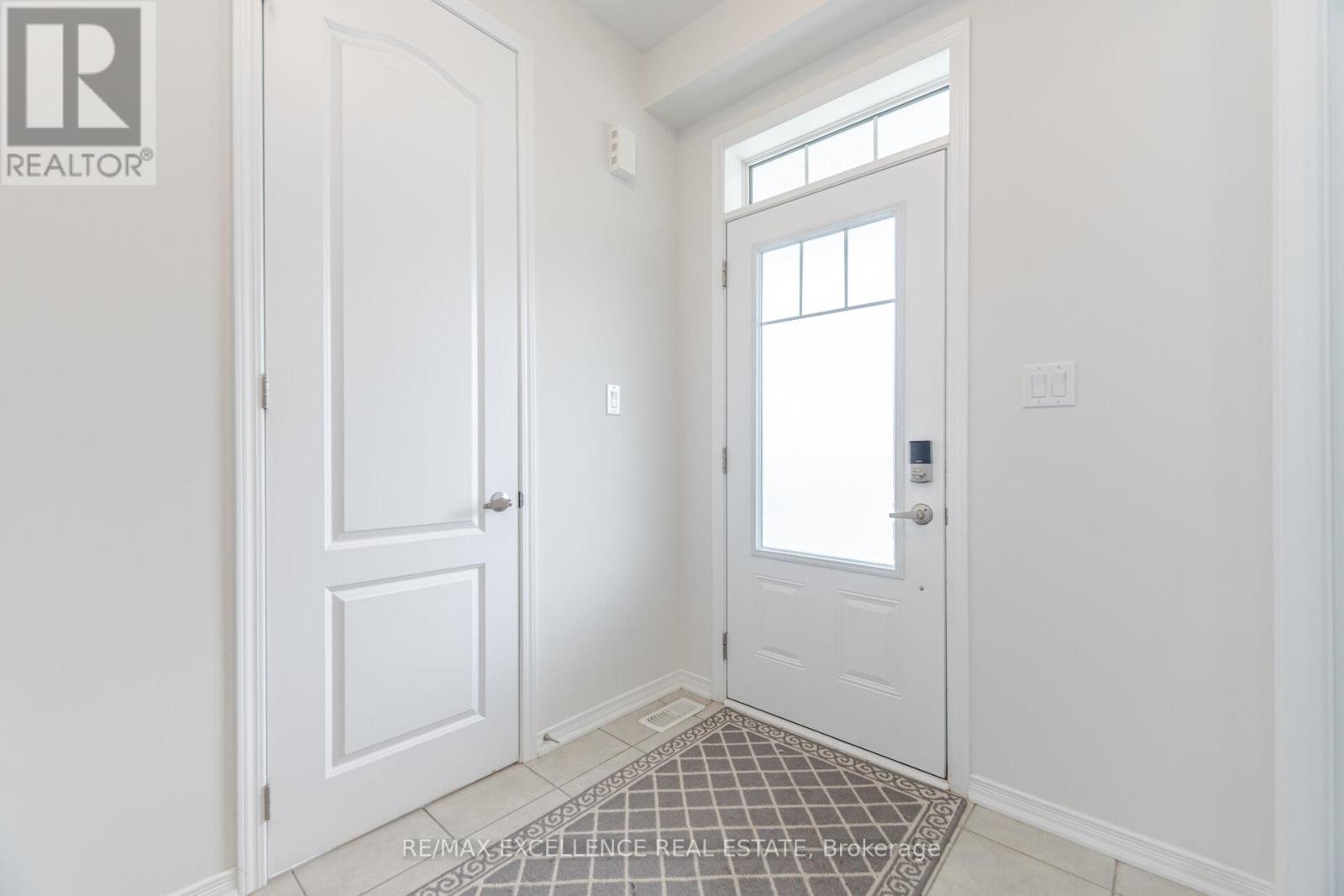 53 Oaktree Drive, Haldimand, Ontario  N3W 0C6 - Photo 10 - X12212911