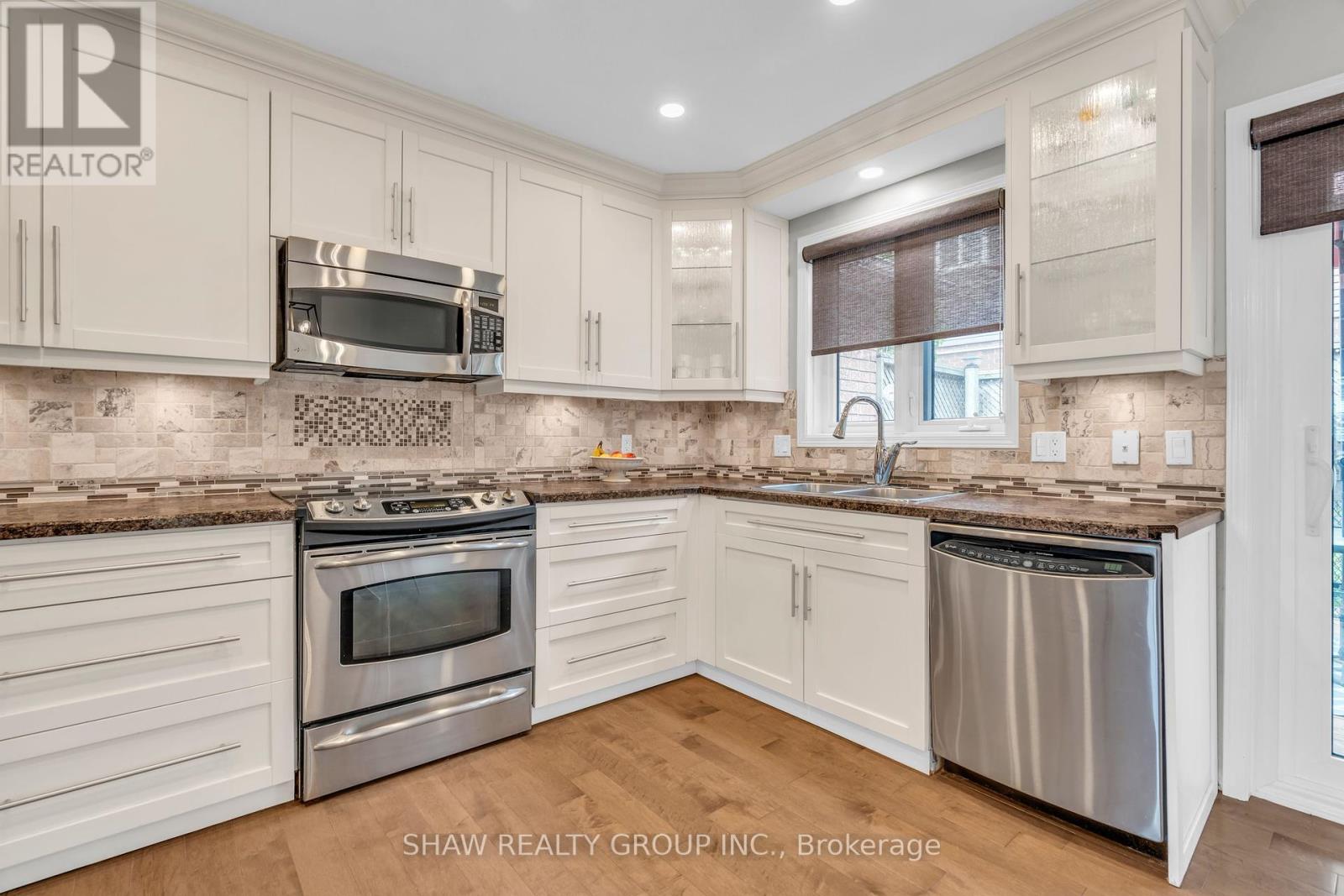 210 Misty Court, Kitchener, Ontario  N2B 3V4 - Photo 14 - X12212913