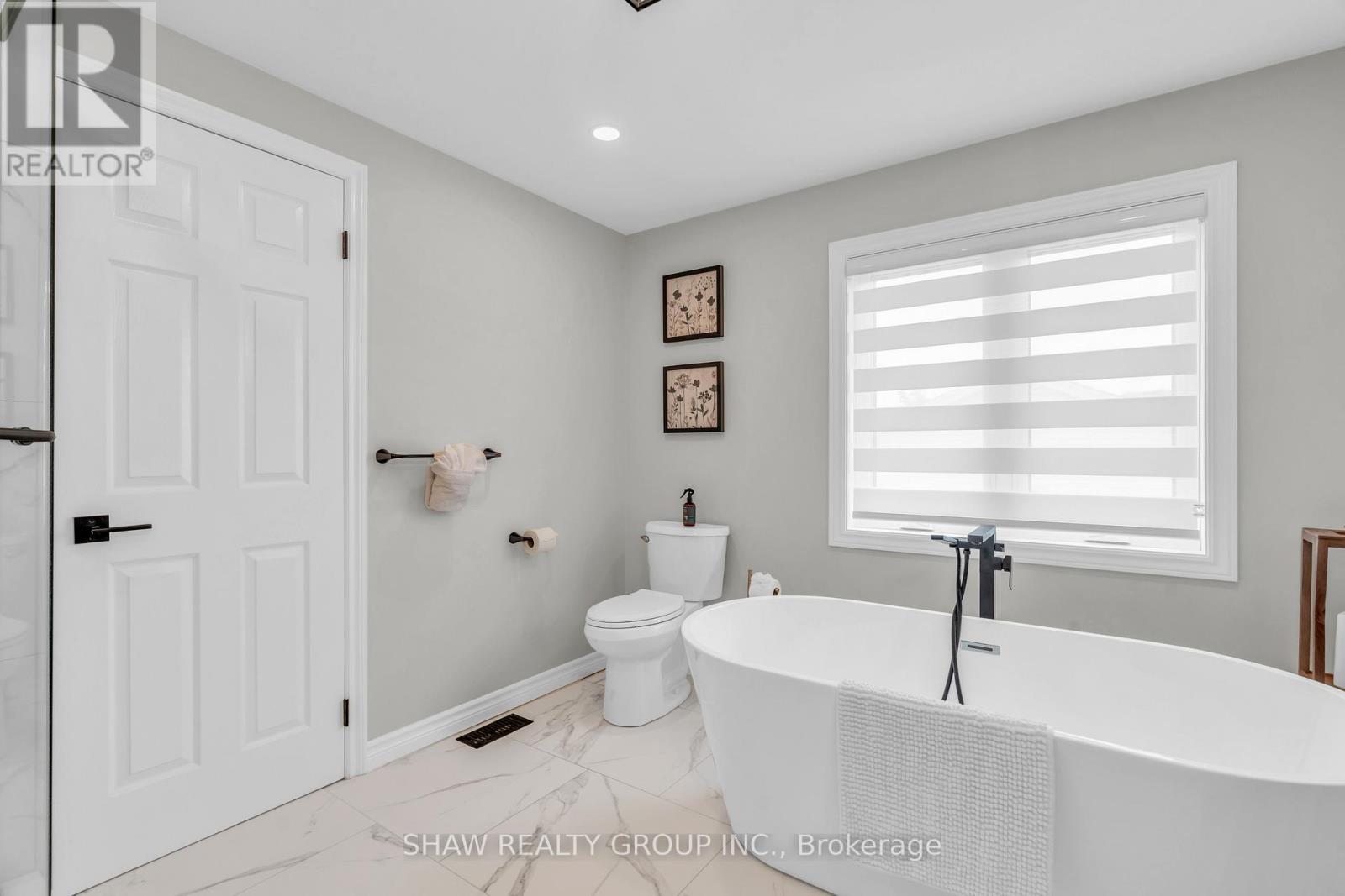 210 Misty Court, Kitchener, Ontario  N2B 3V4 - Photo 30 - X12212913