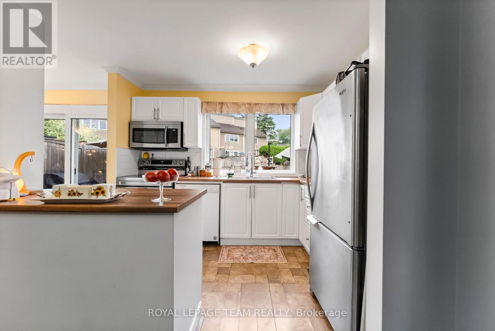 76 Peary Way, Ottawa, Ontario  K2L 1Z8 - Photo 12 - X12212952