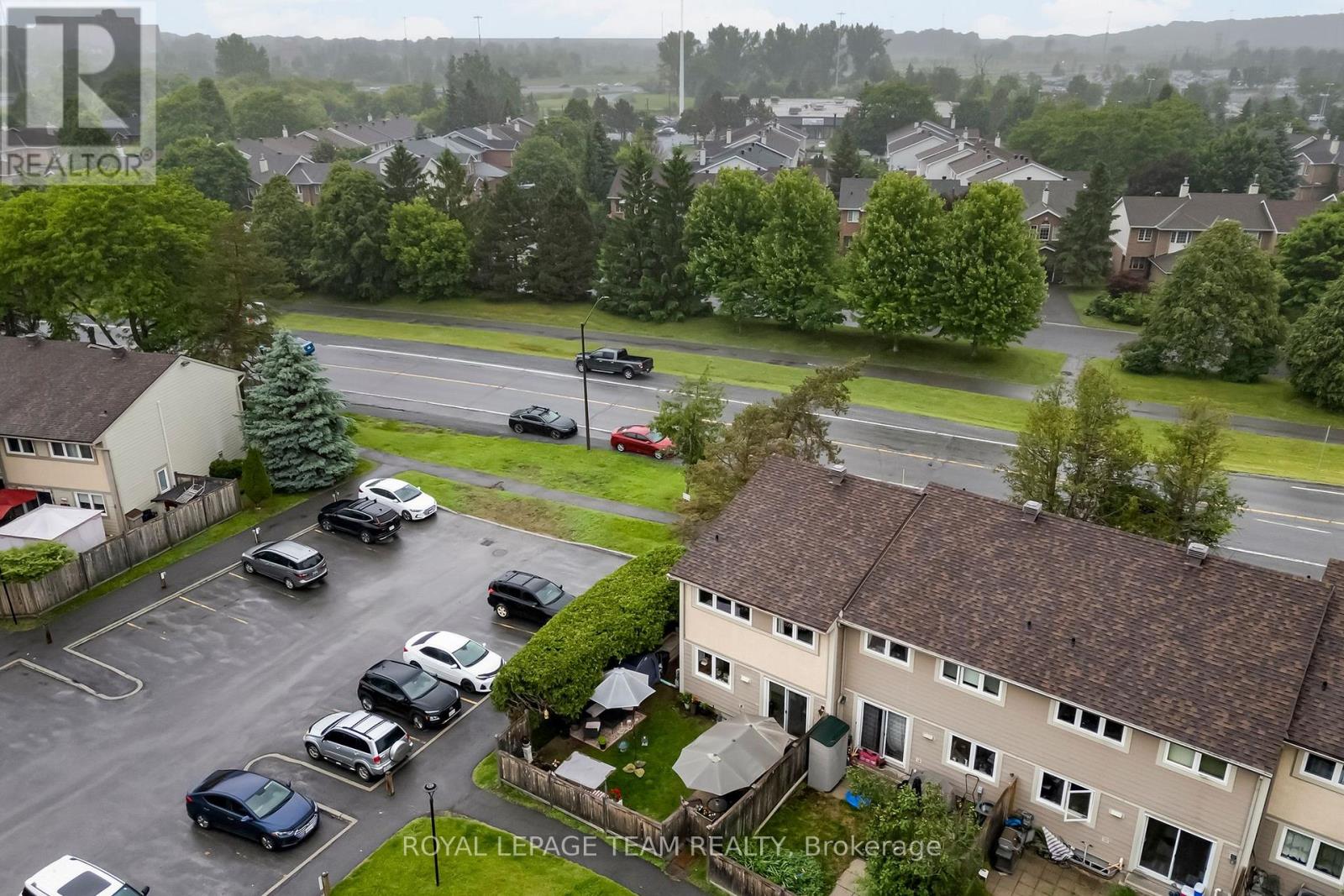 76 Peary Way, Ottawa, Ontario  K2L 1Z8 - Photo 4 - X12212952