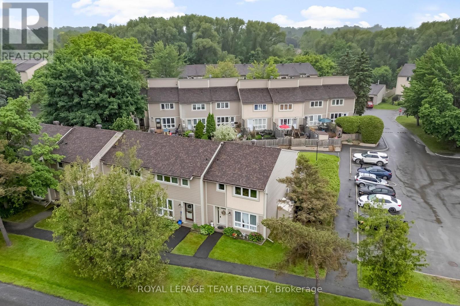 76 Peary Way, Ottawa, Ontario  K2L 1Z8 - Photo 5 - X12212952