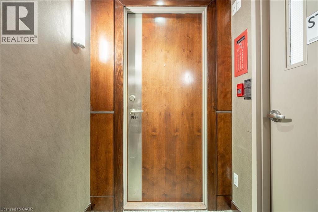 330 Burnhamthorpe Road W Unit# Ph5, Mississauga, Ontario  L5B 0E1 - Photo 37 - 40740067