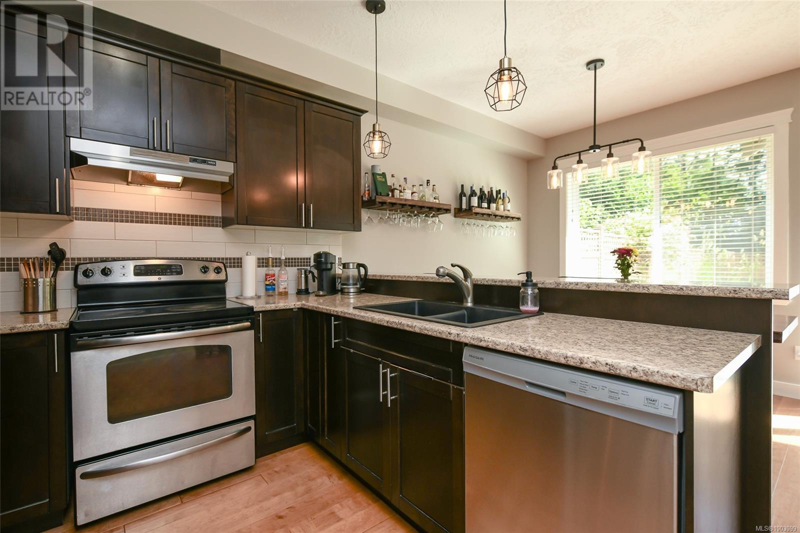10 2112 Cumberland Rd, Courtenay, British Columbia  V9N 2E9 - Photo 27 - 1003099