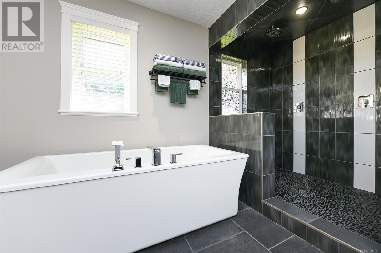 10 2112 Cumberland Rd, Courtenay, British Columbia  V9N 2E9 - Photo 42 - 1003099